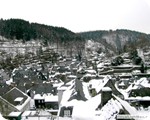 Blick ber das verschneite Monschau