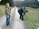 Mehrere Fernsehanstalten (hier WDR) filmen jhrlich die gelben Bltenteppiche im Perlenbachtal